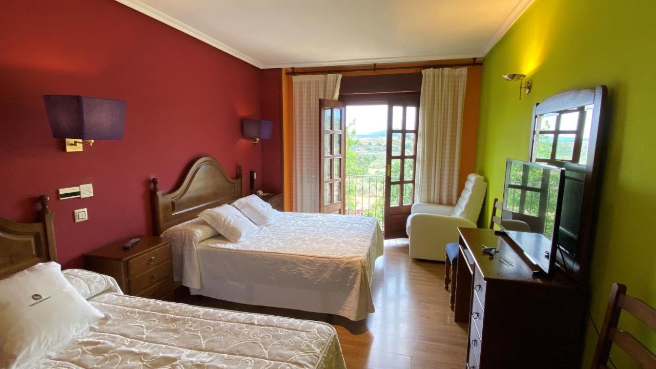 Tierra De Lobos Hotel